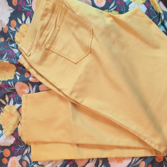 Yellow jeggings - Picture 2 of 3